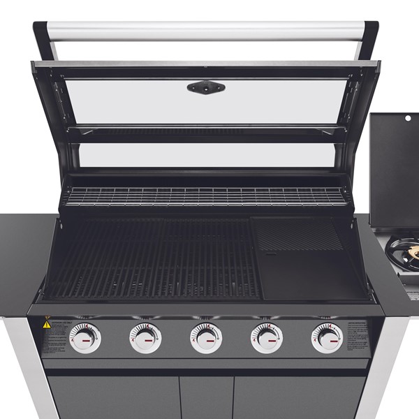 Beefeater 1600 BBQ 5Q c/ Carrinho + Queim. Lt -  Preto